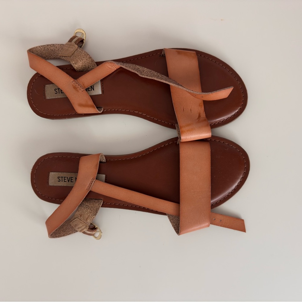 Steve Madden Tan Sandals Minimalist Design